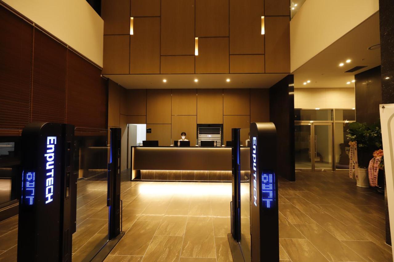 Western Hotel 4*