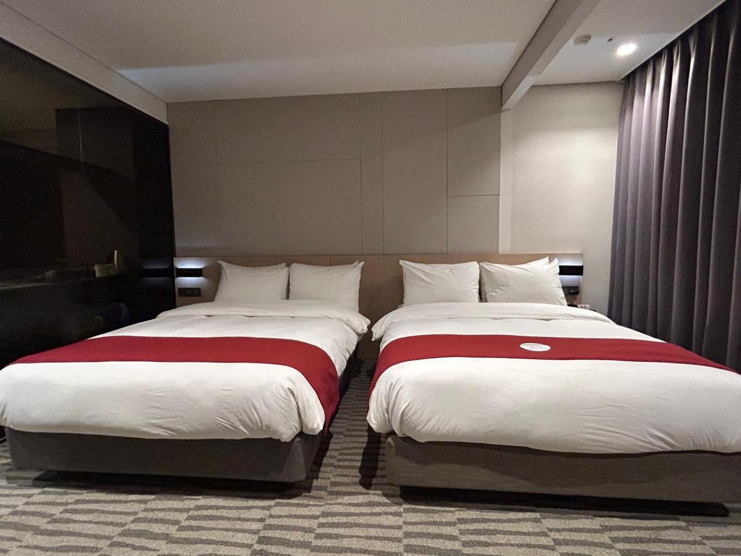 Western Hotel 4*